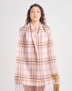 Brand: Edinburgh Cashmere.